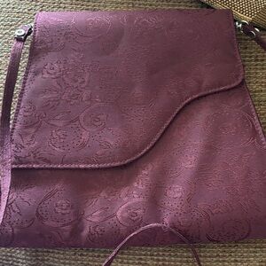 Chic Floral Embossed Clutch in Deep Purple